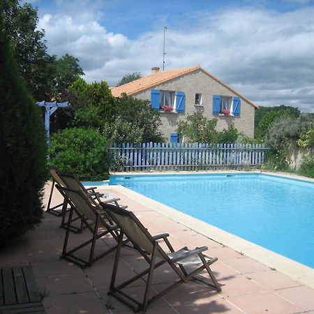 Les Pierres Blanches Bed & Breakfast Bonneuil-Matours ภายนอก รูปภาพ