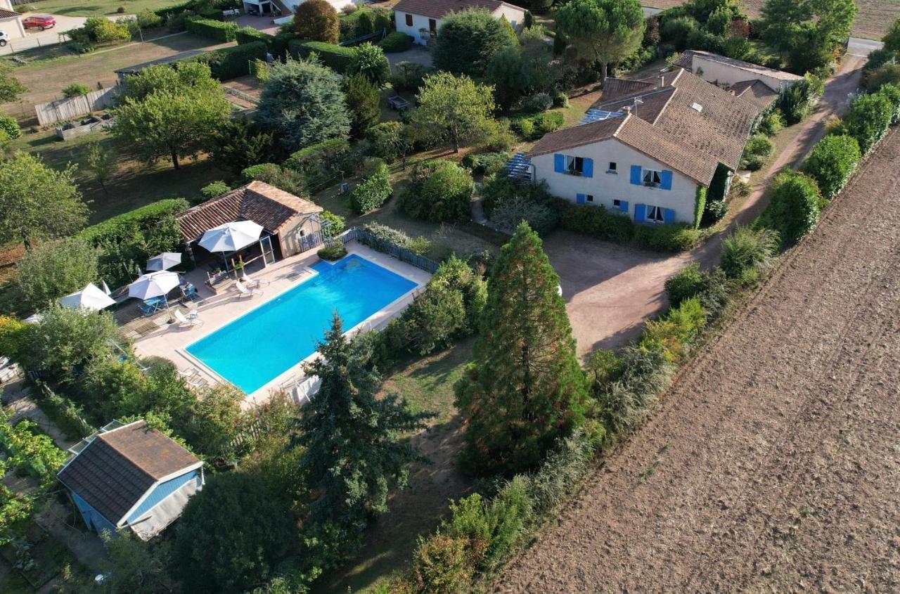 Les Pierres Blanches Bed & Breakfast Bonneuil-Matours ภายนอก รูปภาพ