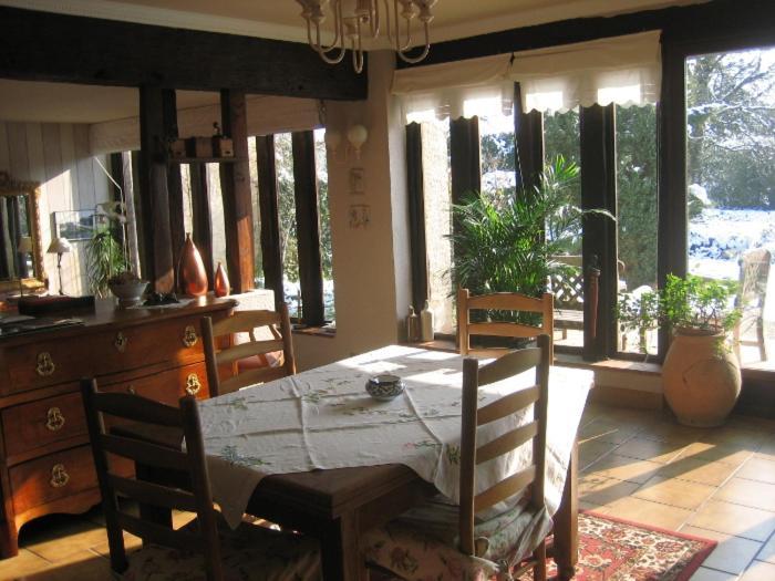 Les Pierres Blanches Bed & Breakfast Bonneuil-Matours ภายนอก รูปภาพ