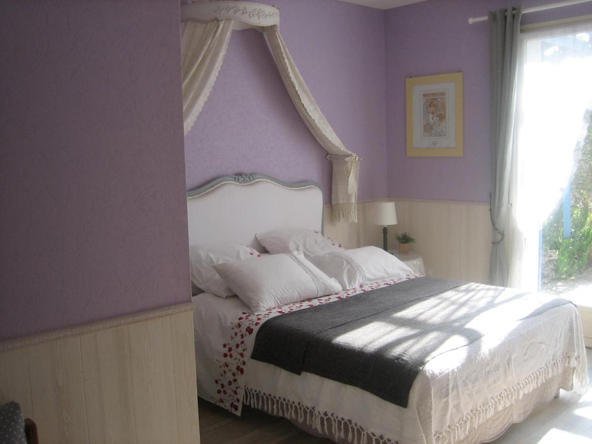 Les Pierres Blanches Bed & Breakfast Bonneuil-Matours ภายนอก รูปภาพ