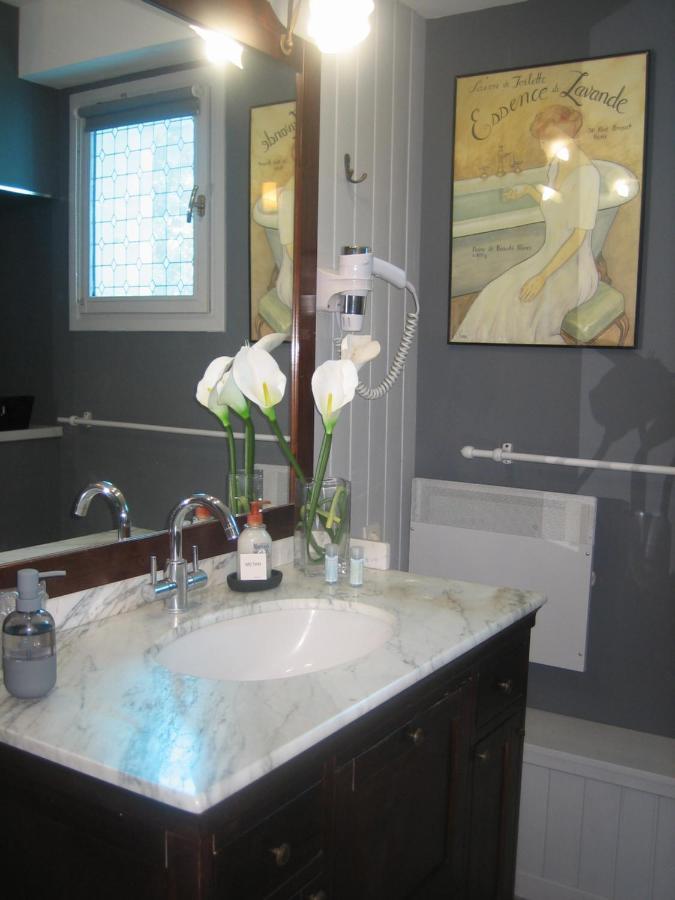 Les Pierres Blanches Bed & Breakfast Bonneuil-Matours ภายนอก รูปภาพ